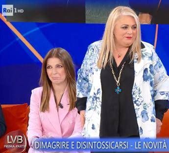 Rossella Erra, i progressi con la dieta: "Ora indosso una giacca che non mettevo da 20 anni"