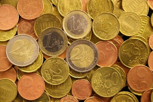 Distretto Manifatturiero del Nord, le Regioni aprono il tavolo sul credito con l'Abi: liquidità e garanzie per le imprese Distretto Manifatturiero del Nord, le Regioni aprono il tavolo sul credito con l'Abi: liquidità e garanzie per le imprese