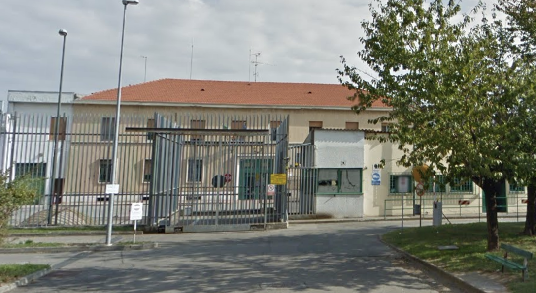 Aggressione nel carcere di Novara, tre agenti feriti: un sovrintendente ricoverato con trauma cranico