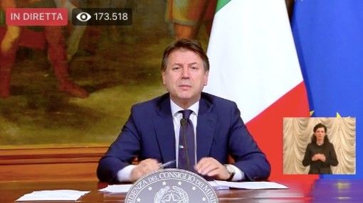 Coronavirus, via libera al decreto imprese: liquidità per 400 miliardi, stop tasse di aprile e maggi Coronavirus, via libera al decreto imprese: liquidità per 400 miliardi, stop tasse di aprile e maggi