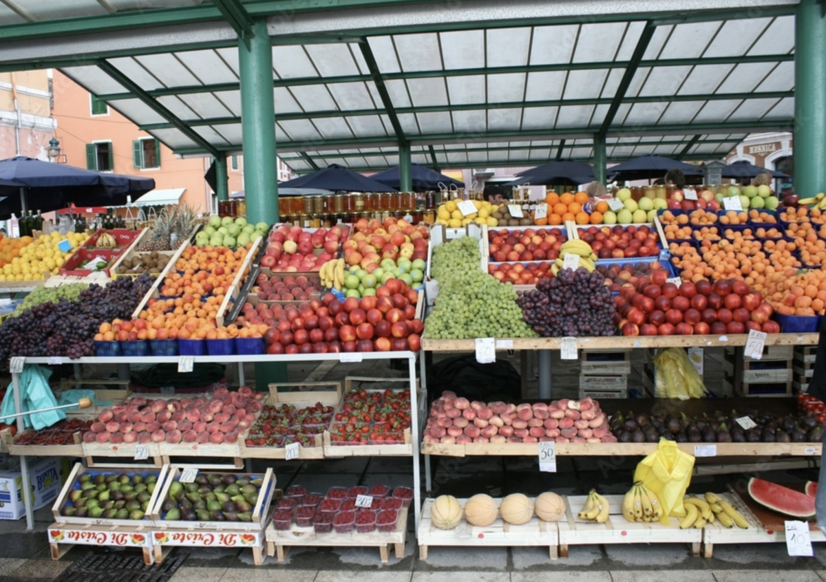 Caro prezzi e clima: acquisti di frutta e verdura crollano del 9 percento