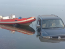 Sfiorata la tragedia a Viverone, jeep nel lago con il gommone. Il racconto: “Salvo per un soffio” Sfiorata la tragedia a Viverone, jeep nel lago con il gommone. Il racconto: “Salvo per un soffio”