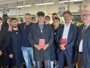 Costituzione ai neo diciottenni: consegna nelle scuole superiori di Borgomanero Costituzione ai neo diciottenni: consegna nelle scuole superiori di Borgomanero