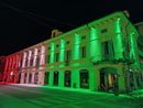 Palazzo Tornielli si illumina di rosso e rosa per pace e prevenzione Palazzo Tornielli si illumina di rosso e rosa per pace e prevenzione