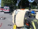 Auto si ribalta in viale Giulio Cesare