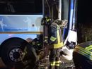 Incidente stradale a Miasino: scontro tra autobus di linea e auto