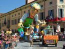 Borgomanero: la sfilata dei carri allegorici della Festa dell'Uva rimandata per maltempo