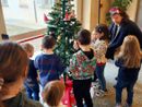 Un successo “Decoriamo l’albero di Natale” a Trecate Un successo “Decoriamo l’albero di Natale” a Trecate