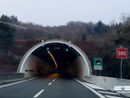 Lavori nelle gallerie della A26, strada chiusa per due notti tra Baveno e Arona