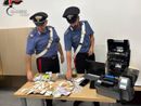 Dal nord ovest. Spedivano in tutta Italia droga nascosta nei pacchi con i locker: nei guai due 26enni Dal nord ovest. Spedivano in tutta Italia droga nascosta nei pacchi con i locker: nei guai due 26enni