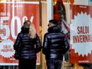 Saldi invernali: 6 italiani su 10 pronti a spendere più dell'anno scorso Saldi invernali: 6 italiani su 10 pronti a spendere più dell'anno scorso