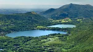 Una immagine di repertorio del lago di Avigliana Una immagine di repertorio del lago di Avigliana