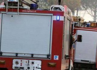 Roma, incendio in campo nomadi a Tor Sapienza: due feriti