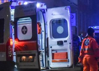 Investito da motrice mentre scarica merce, 60enne muore nel Milanese Investito da motrice mentre scarica merce, 60enne muore nel Milanese