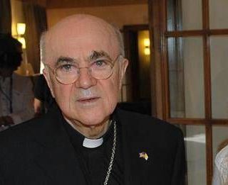 L'arcivescovo scomunicato Viganò cita in giudizio lo Ior L'arcivescovo scomunicato Viganò cita in giudizio lo Ior