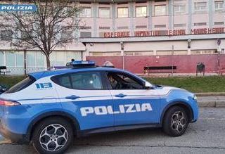 Neonata arrivata in nave dal Marocco in busta della spesa per essere venduta