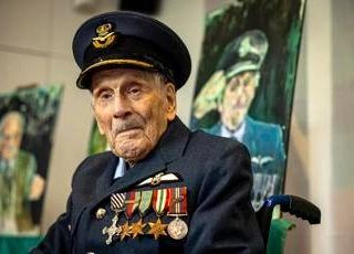Morto a 105 anni ultimo pilota sopravvissuto alla Battaglia d'Inghilterra