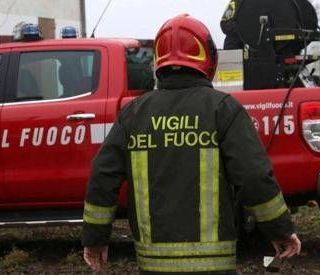 Perugia, ultraleggero cade su capannone: un morto e un ferito