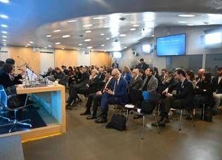 Sanità, gli italiani si fidano ancora del SSN ma sono costretti al privato dalle liste d'attesa