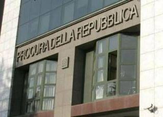 Armi alla Colombia, archiviate a Napoli accuse per D'Alema e Profumo