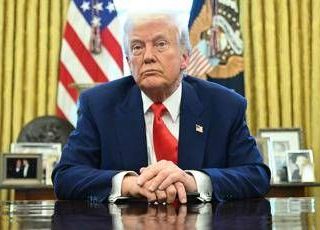 Trump, dazi e sospetti di 'insider trading'. Dem Usa: &quot;Indagate&quot;