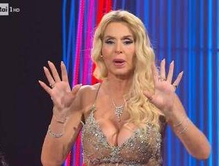 Ne vedremo delle belle, Valeria Marini e lo scontro finale