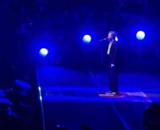 Jovanotti ricorda Papa Francesco nel concerto: &quot;Tutto nasce per fiorire&quot;