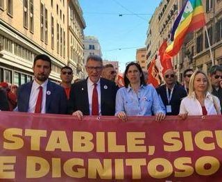 1 maggio, Schlein in piazza con la Cgil: &quot;Andiamo a votare 5 sì ai referendum&quot;