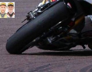 Tragedia nella Superbike britannica, morti due piloti in un incidente Tragedia nella Superbike britannica, morti due piloti in un incidente