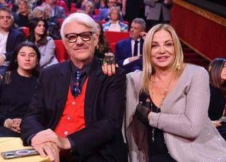 Simona Izzo, la gelosia per Ricky Tognazzi: "Lo controllo tutti i giorni" Simona Izzo, la gelosia per Ricky Tognazzi: "Lo controllo tutti i giorni"