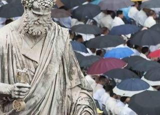 Conclave, la barba di San Pietro: perché i papi l'hanno (quasi) sempre rasata Conclave, la barba di San Pietro: perché i papi l'hanno (quasi) sempre rasata
