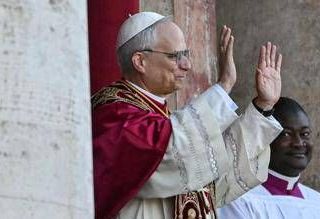 Papa Leone XIV, incontro a porte chiuse con i cardinali Papa Leone XIV, incontro a porte chiuse con i cardinali