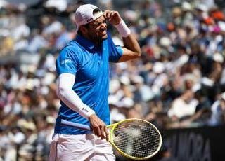 Berrettini, che esordio agli Internazionali: batte Fearnley e si emoziona Berrettini, che esordio agli Internazionali: batte Fearnley e si emoziona