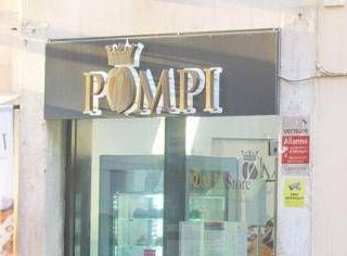 Roma, estorsioni e minacce al 're del tiramisù' Pompi: arrestato il cognato Roma, estorsioni e minacce al 're del tiramisù' Pompi: arrestato il cognato