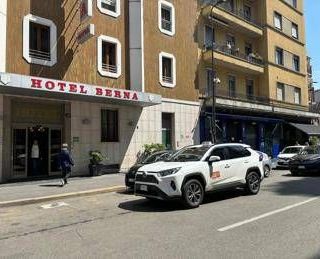 Milano, aggressore in fuga raccontava in tv: "Buon feeling con i colleghi" Milano, aggressore in fuga raccontava in tv: "Buon feeling con i colleghi"