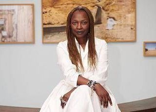 Addio a Koyo Kouoh, curatrice della Biennale Arte 2026 Addio a Koyo Kouoh, curatrice della Biennale Arte 2026