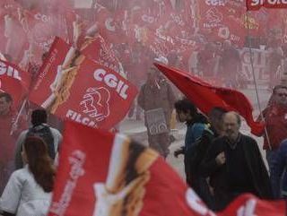 Sciopero generale 12 dicembre, stop di 24 ore contro la manovra: cortei in tutta Italia