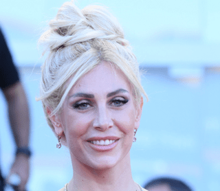 Chi è Paola Caruso, la showgirl ospite oggi a Verissimo: la lotta del figlio Michele