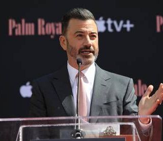 Jimmy Kimmel rinnova il contratto con Abc: "Fino al 2027 o alla fine del mondo"