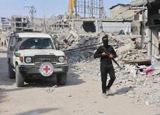 Riapre domani il valico di Allenby per gli aiuti a Gaza. Hamas: "Violazioni da Israele, no inizio fase 2"