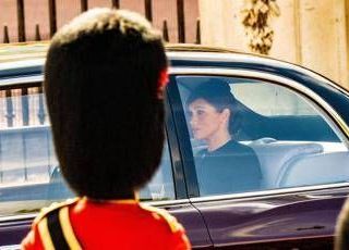 Meghan potrebbe far visita con i figli a re Carlo