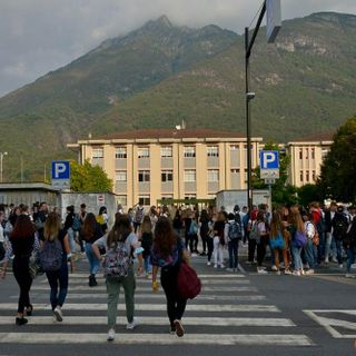Al via il nuovo anno: ecco tutte le novità tra divieti, regole più severe e cambiamenti agli esami Al via il nuovo anno: ecco tutte le novità tra divieti, regole più severe e cambiamenti agli esami
