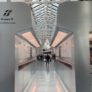Il Gruppo FS alla Milano Design Week con l’opera “Pensiero Binario”
