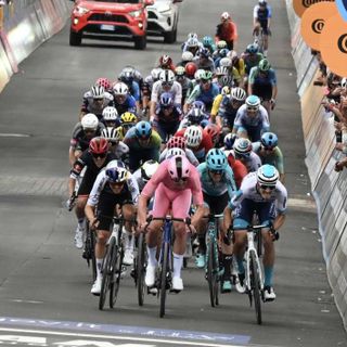 Tris di Pedersen al Giro, Zambanini battuto al fotofinish