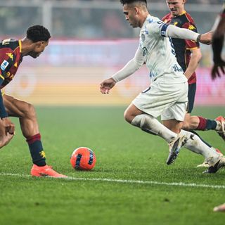 L’Inter batte il Genoa 2-1 al “Ferraris” ed è sola in vetta