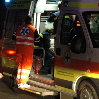 Schianto nella notte: 42enne vercellese finisce in ospedale