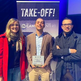Nella foto Melissa Gambaro, presidente CNA Giovani Imprenditori Piemonte Nord, il premiato Luigi Menaggia e Lorenzo Bontempi, responsabile CNA Giovani Imprenditori Piemonte Nord