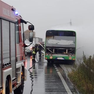 Brucia un bus tra Novara e Trecate, intervengono i Vigili del Fuoco