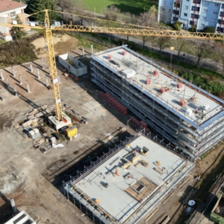 Avanzano i lavori di ricostruzione delle case popolari a Sant’Agabio