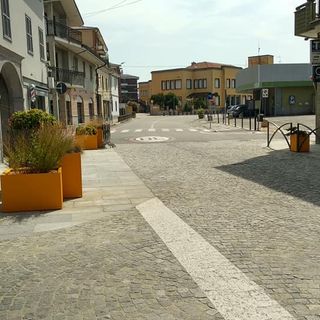 Cameri, modificata la posizione delle fioriere di via Cairoli e via Novara